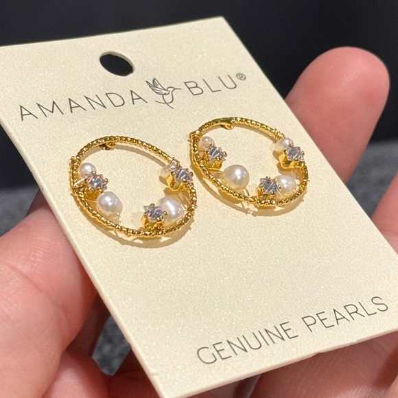 AMANDA BLU Genuine Pearls Gold Circle Hoop Stud Earrings NEW - Picture 2 of 3
